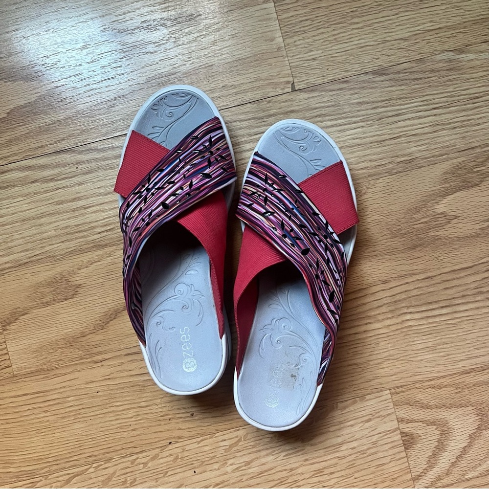 BZEES Diamond X-Band Wedge Slide Sandals